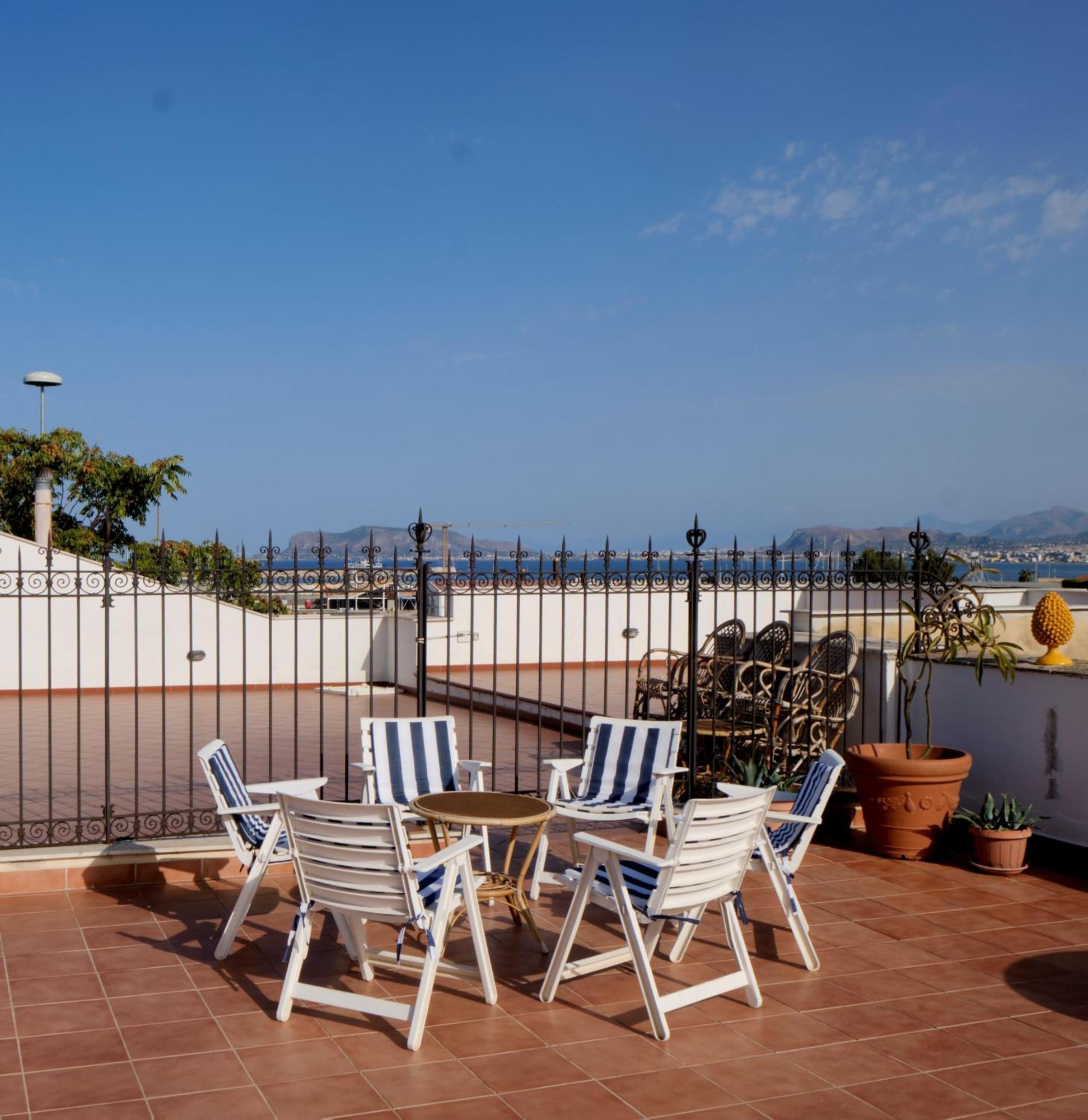 パレルモAttico Con Terrazza Sul Portoアパートメント エクステリア 写真